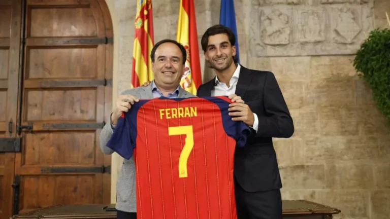 Barcelona y PSG acuerdan el traspaso de Ferran Torres por casi 50 millones de euros