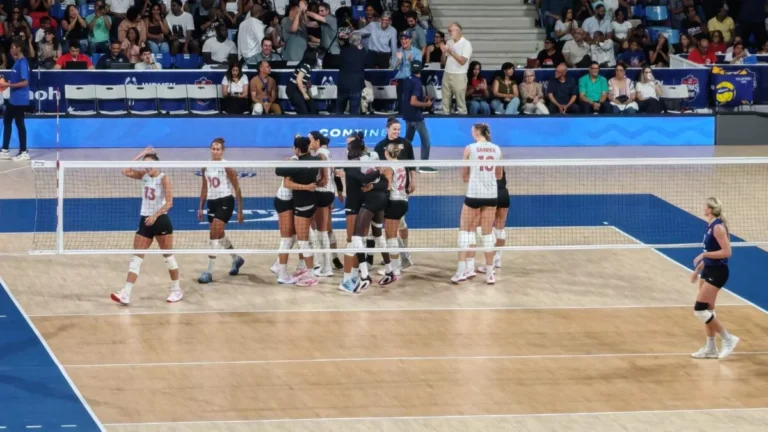 Canadá derrota a Estados Unidos 3-2 y gana grupo A, avanza directo a semifinales
