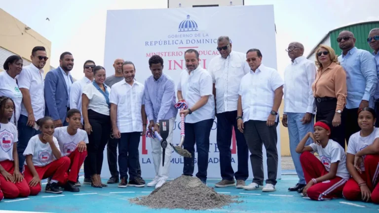 INEFI continúa dignificando el deporte escolar; inicia construcción de techado en la Escuela República de Chile
