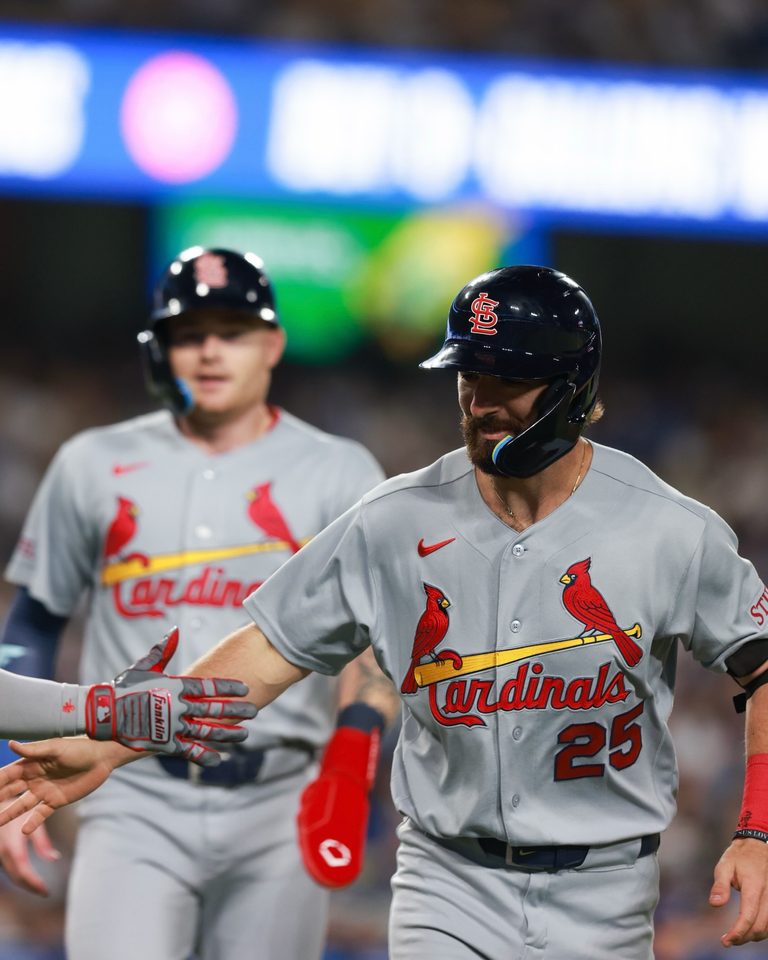 CARDENALES DE SAN LUIS REMONTAN Y DERROTAN A DODGERS DE LOS ANGELES
