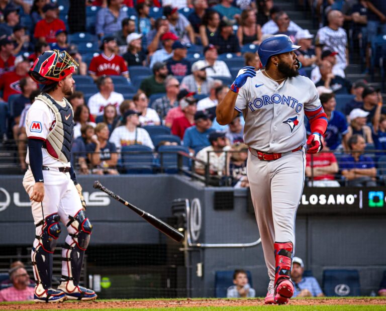 Vladimir Guerrero Jr  conecta cuadrangular y da victoria a los Azulejos de Toronto