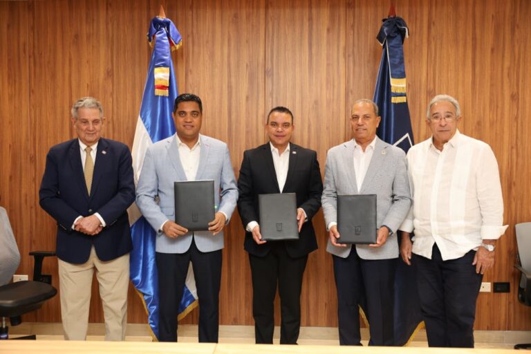 SNS, Miderec y Comité Olímpico acuerdan fortalecer atención de salud de los atletas