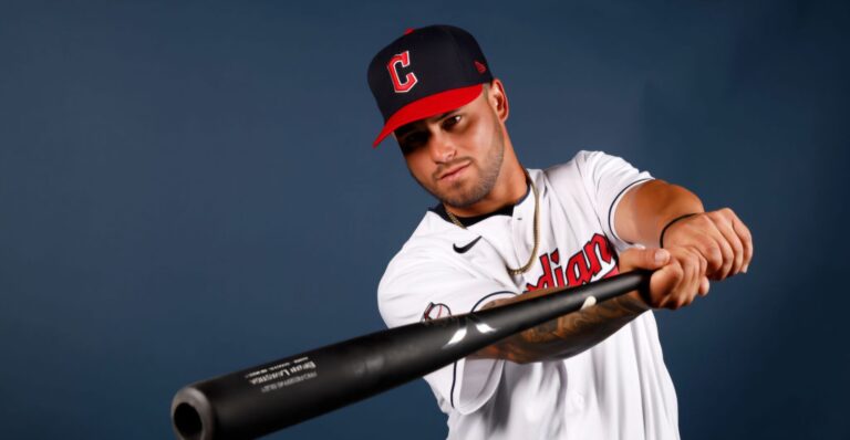El receptor Bryan Lavastida reforzará a los Tigres del Licey