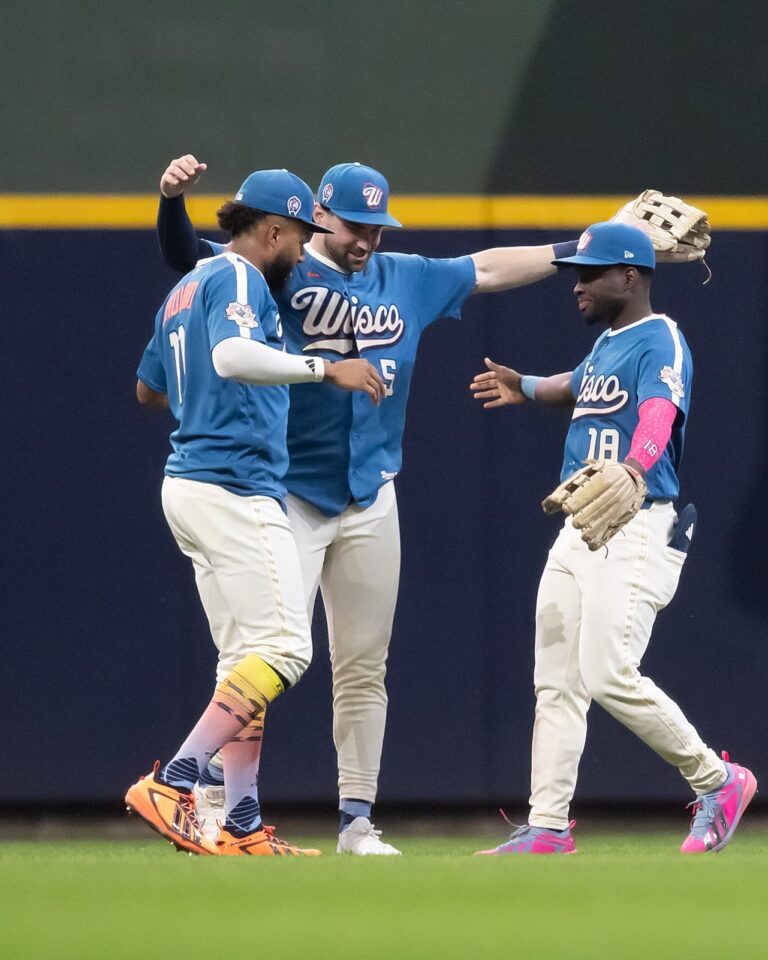 Milwaukee equipo con mejor récord en pasar a la postemporada este viernes
