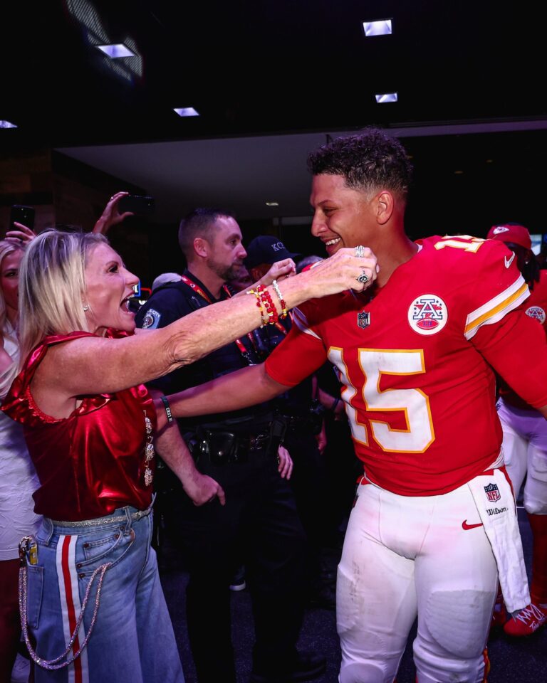 Patrick Mahomes regresa luego de baja por lesión y da victoria a KC
