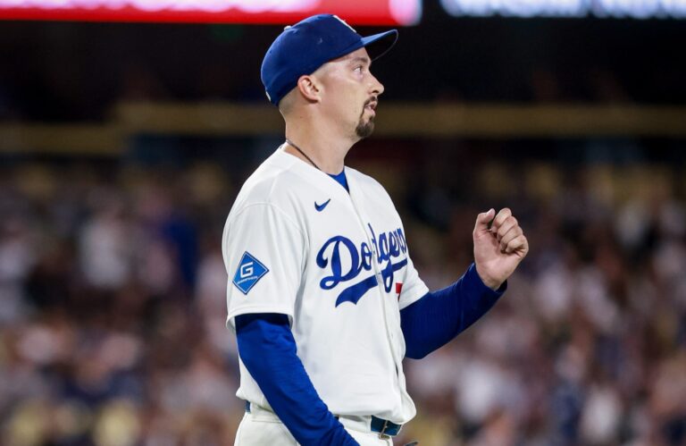 Blake Snell abandona partido por rigidez en la ingle izquierda