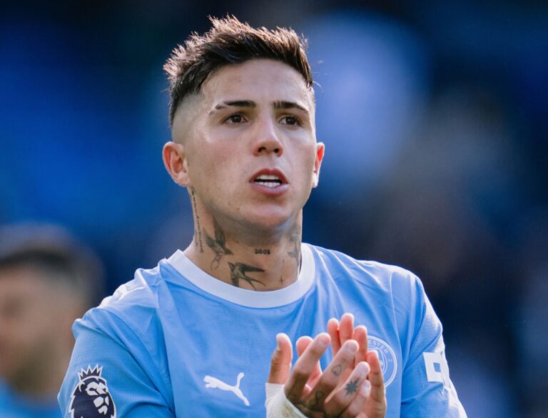 El Manchester City solos en primer lugar de la Premier League