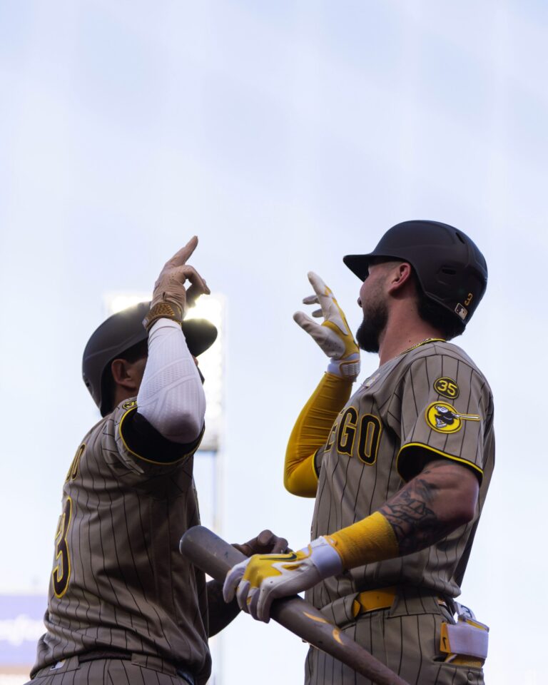 San Diego barre a San Francisco y sigue en la lucha por Comodín de Liga Nacional