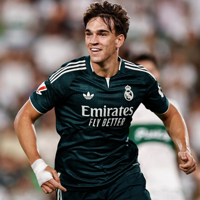 Carlos Espí salva al Real Madrid ante Elche