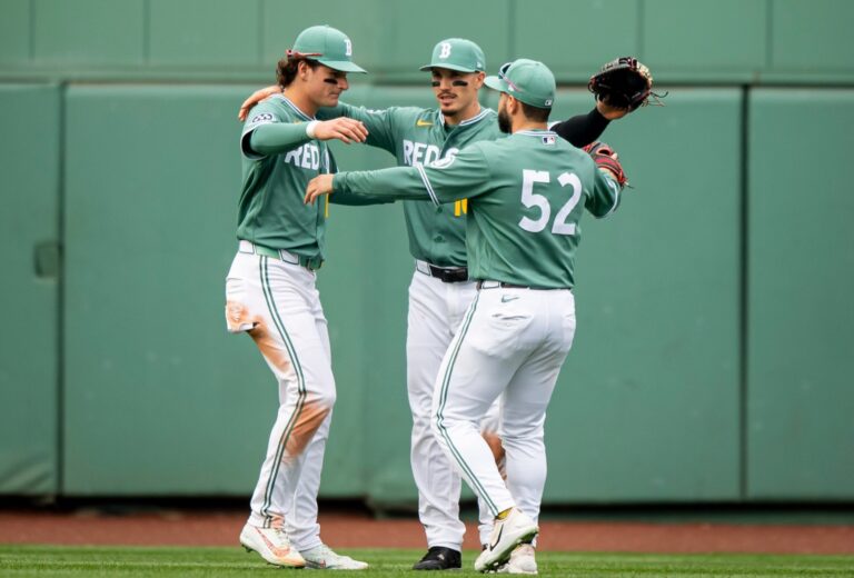 Boston gana primer partido de doble cartelera a Chicago este viernes