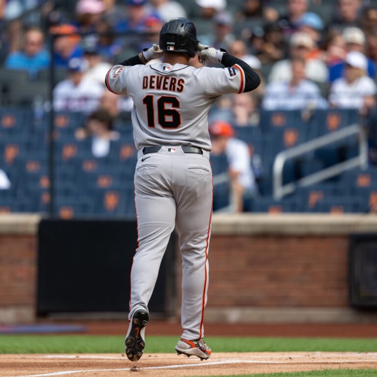 Rafael Devers terminará temporada en alta ofensiva