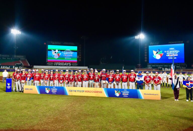 Ministro Kelvin Cruz felicita al equipo dominicano tras conquistar medalla de plata en Mundial de Béisbol Sub-15