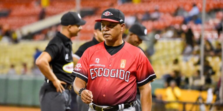 Jeremy Rhoades abrirá la temporada por los bicampeones nacionales 