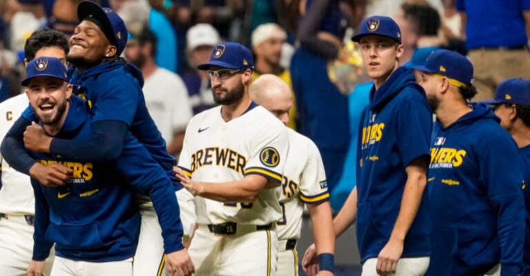 Luis Lara y el bullpen  le dieron la victoria a Milwaukee en inicio de SCLN