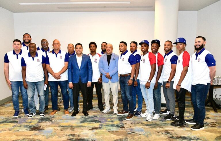 RD presenta selección para el Premundial U18 con Mendy López al mando y Jesús Lantigua en la gerencia