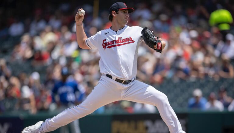 Gavin Williams será el abridor 5to Juego por Cleveland este sábado