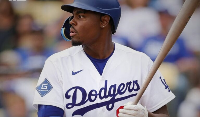 Los Dodgers incluyen a Josué De Paula en roster de 26 jugadores