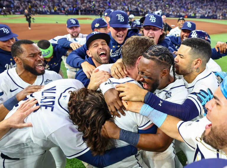 Tampa Bay “vive” busca hoy victoria para forzar regresar a Milwaukee para juegos 6 y 7
