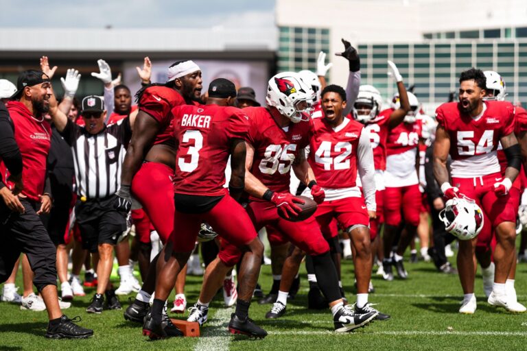 Juez de Línea insulta a Trey McBride, la NFL investiga el incidente